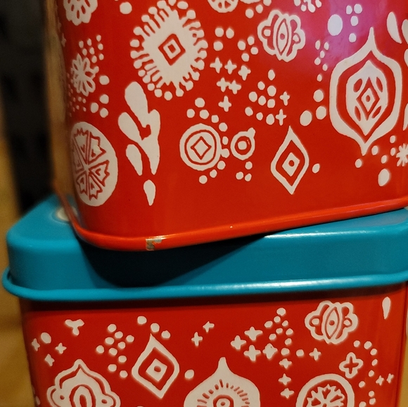 Pioneer Woman Christmas Tins - Picture 9 of 10